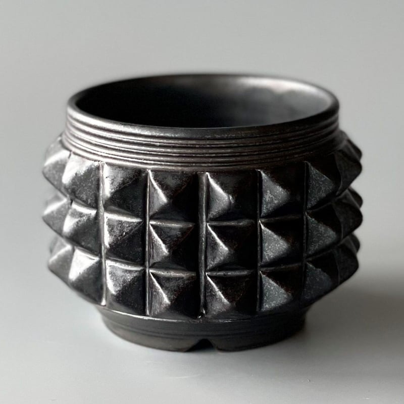 PYRAMID STUDS POT / KM-010 | KOMAMONO