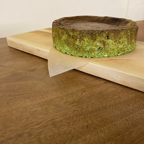 抹茶バスク　ホール (直径15cm)