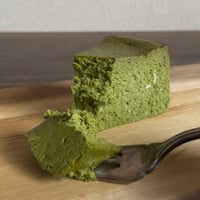 カマンベールチーズ＆宇治抹茶チーズケーキ