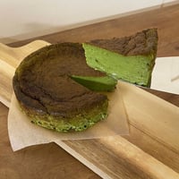 抹茶バスク　ホール (直径15cm)