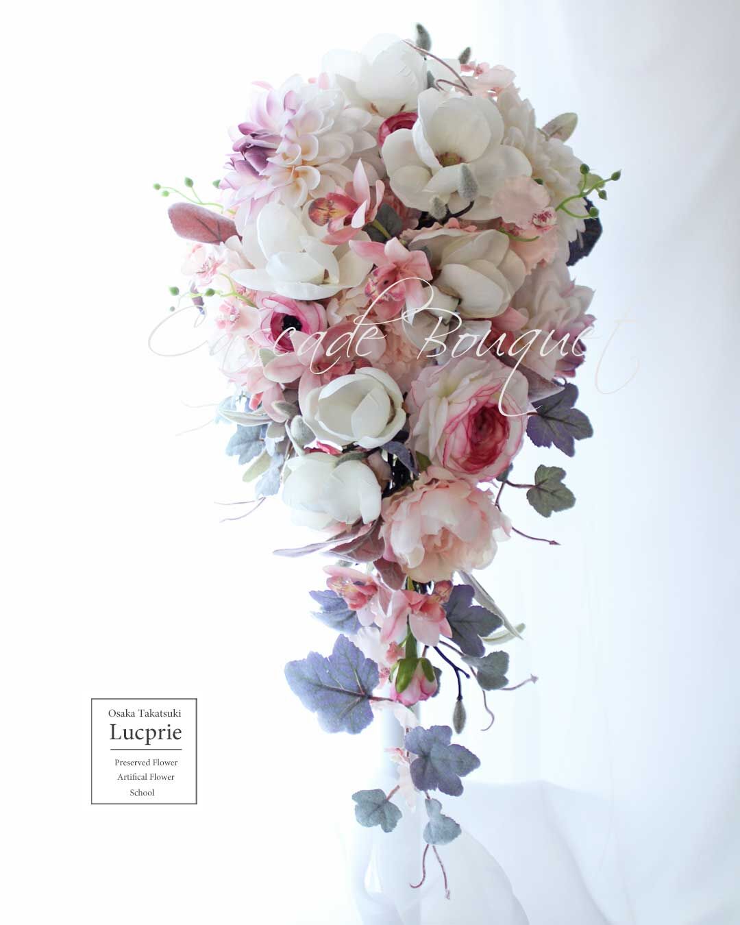 和装婚にもおすすめ/和洋花のキャスケードブーケ | Lucprie