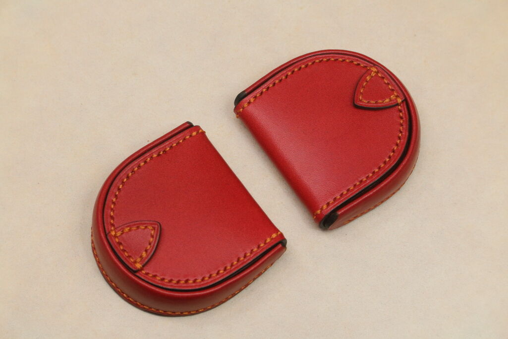 新品未使用 ヴァレクストラ ワインレッド 馬蹄型コインケース 小銭入れ 財布 レザーコインケース 本革 馬蹄型 小銭入れ ハンドメイド