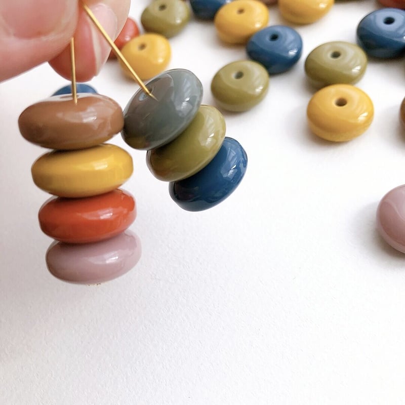 タイヤ型レトロカラービーズ 16×7mm | Mercerie Factory