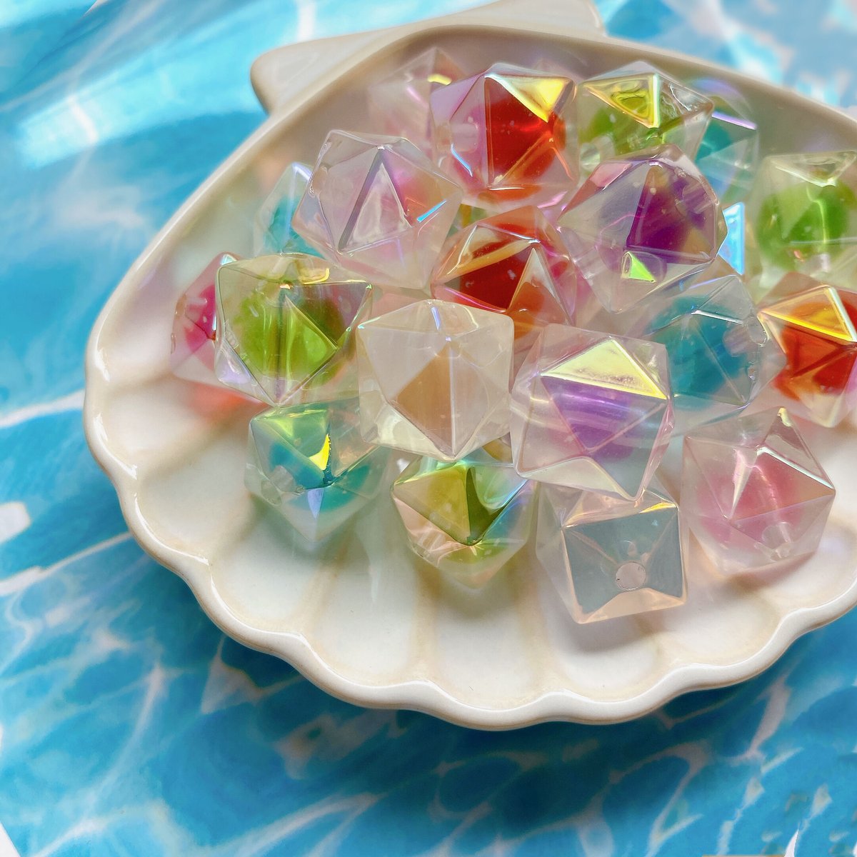ꫛꫀꪝ✧春カラー♥️少し大きめ☆オーロラの不規則変形ビーズ18mm♥️