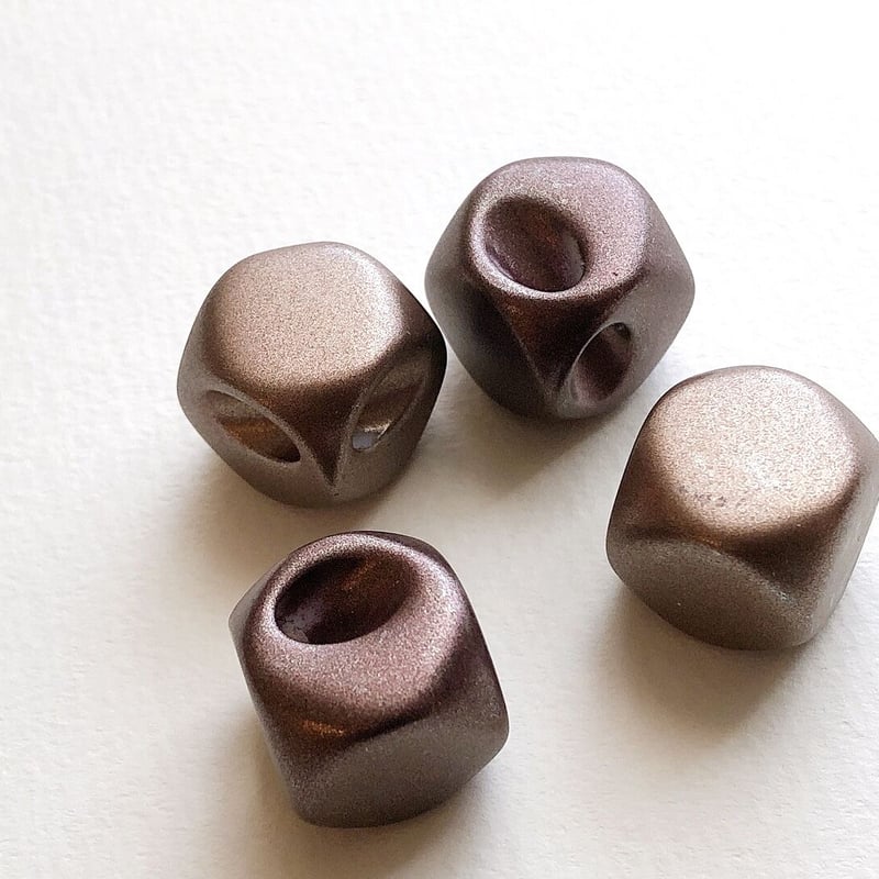 キューブ端穴ビーズ 18mm | Mercerie Factory