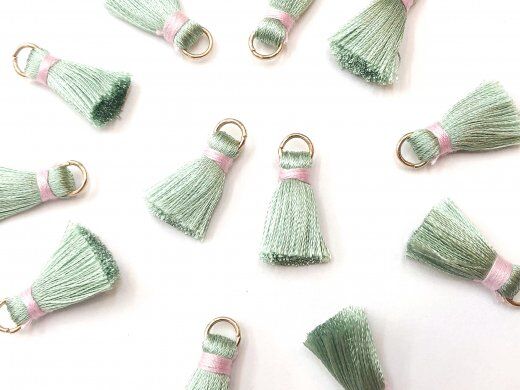 〜＊大人かわいいミニリース　レースタッセル＊〜 ミニリース・オフホワイト-アーティフィシャルフラワー[ミニイーゼル(S