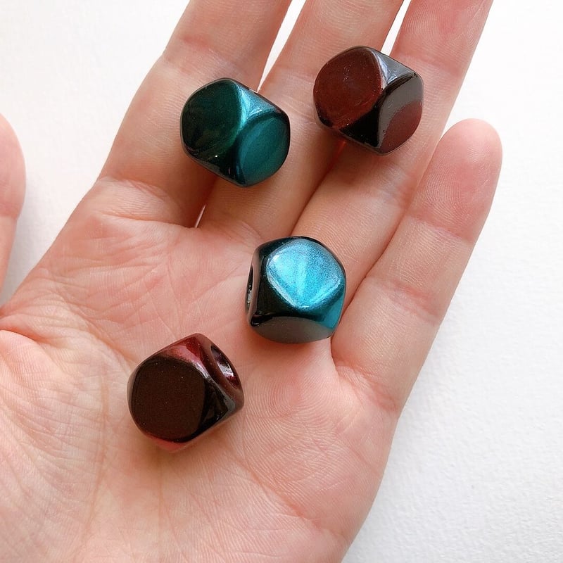 キューブ端穴ビーズ 18mm | Mercerie Factory