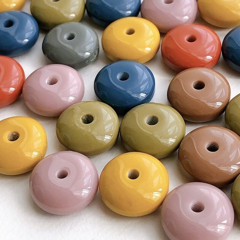 タイヤ型レトロカラービーズ 16×7mm | Mercerie Factory