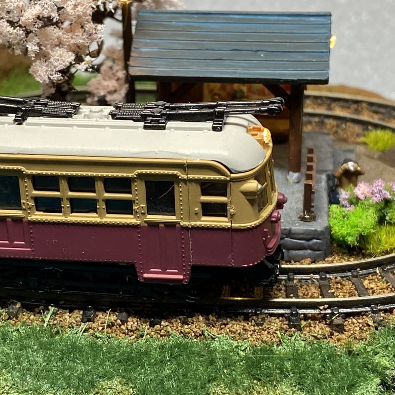 本棚に載るミニジオラマ「新宿驛の春景色」 | Yamachan Model Train Shop