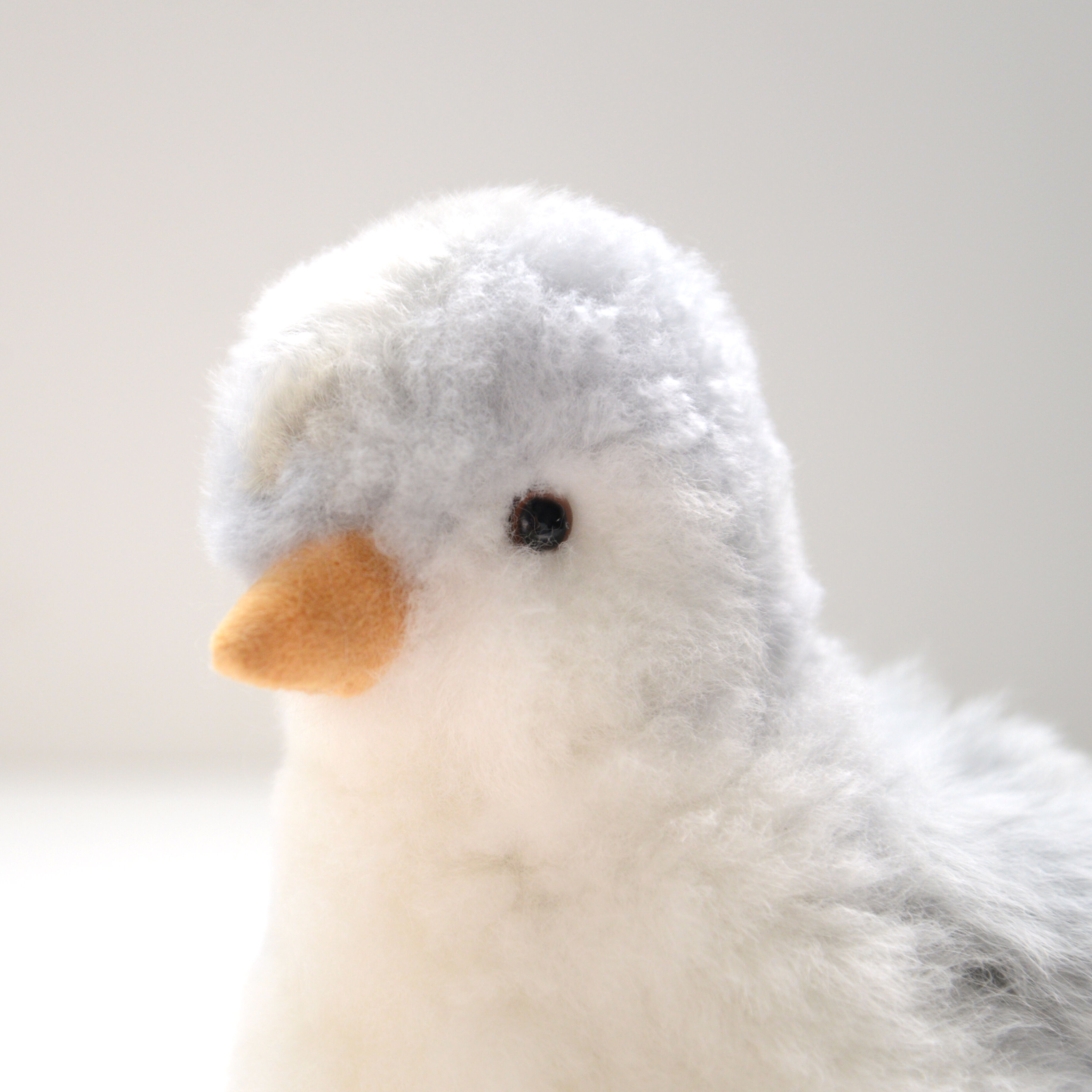 アルパカファー】あかちゃんペンギンぬいぐるみ | Mi Mundo