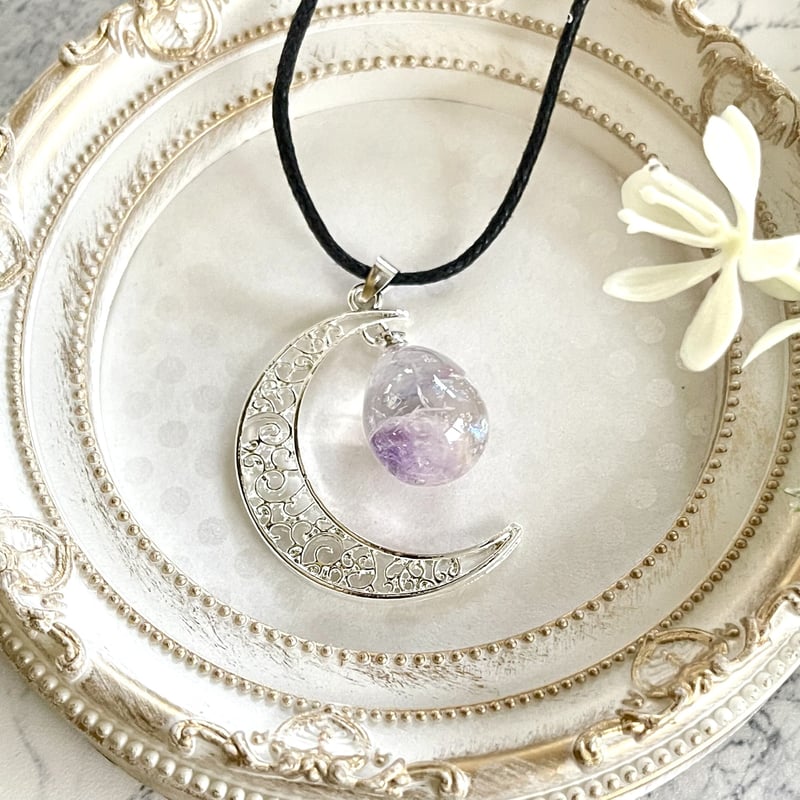 高波動・ヒーリング】月と一粒シリウスアメジストのネックレス  