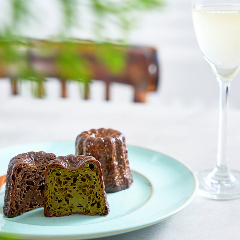 山の中のお茶屋さんのカヌレ 8個セット（冷凍） | 新田製茶〜山の中の