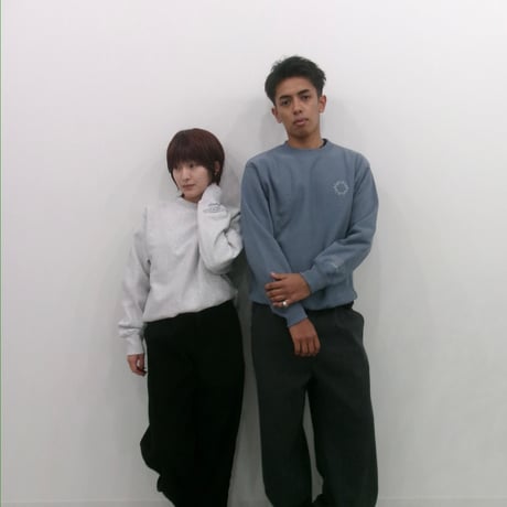 Highleft circle logo sweat gray