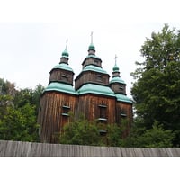 ウクライナ・キーウの南　ウクライナ野外建築博物館の木造教会A　N039