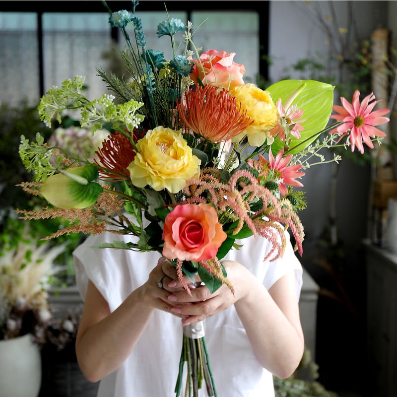 ミックスカラーのクラッチブーケ&ブートニア | juin wedding ミックスカラーのクラッチブーケ&ブートニア | juin wedding