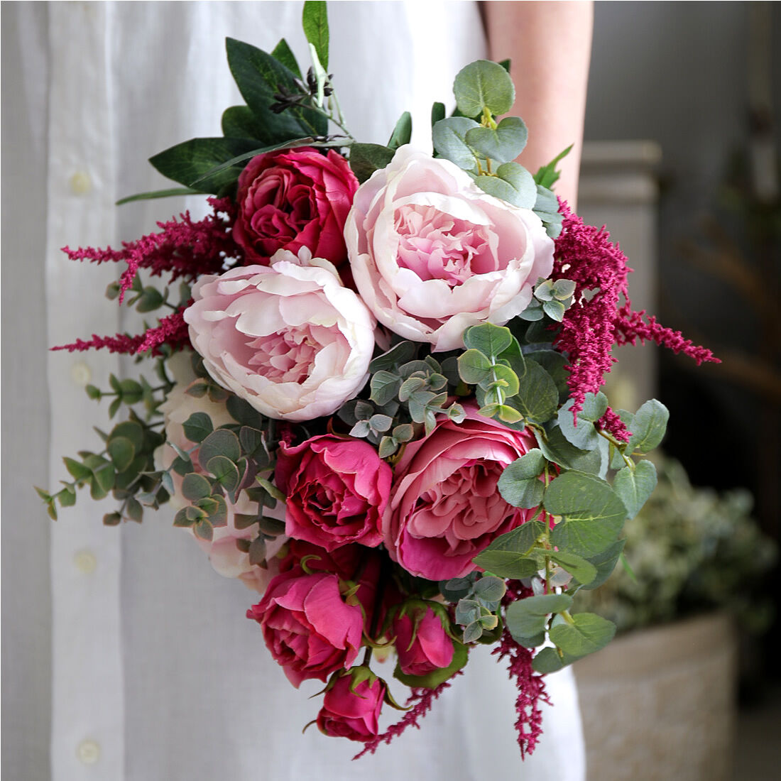 ピンクのバラと芍薬のクラッチブーケ&ブートニア | juin wedding