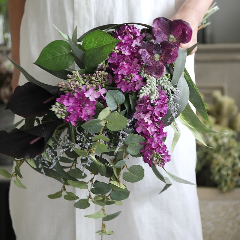 ライラックパープルのクラッチブーケ&ブートニア | juin wedding