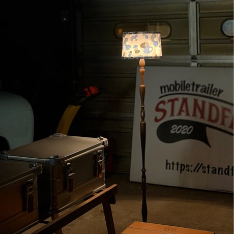 FLOOR LANTERN STAND