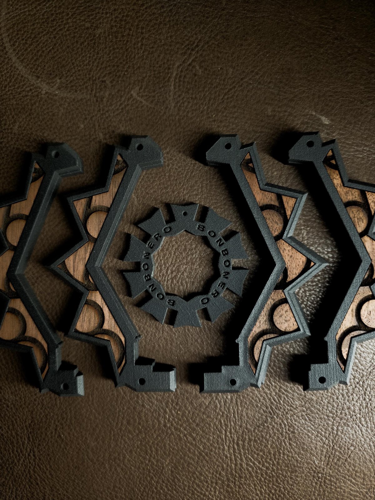 WHATEN BON | TENt o TEN