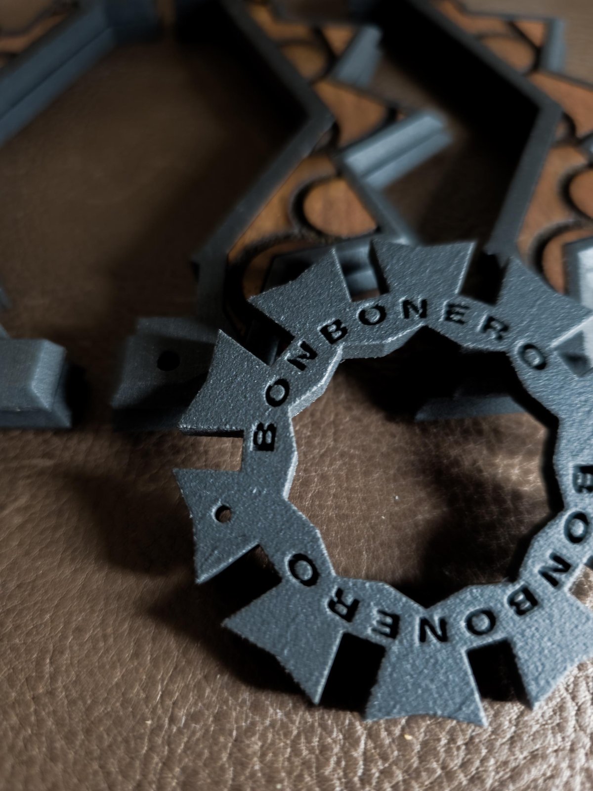 WHATEN BON | TENt o TEN