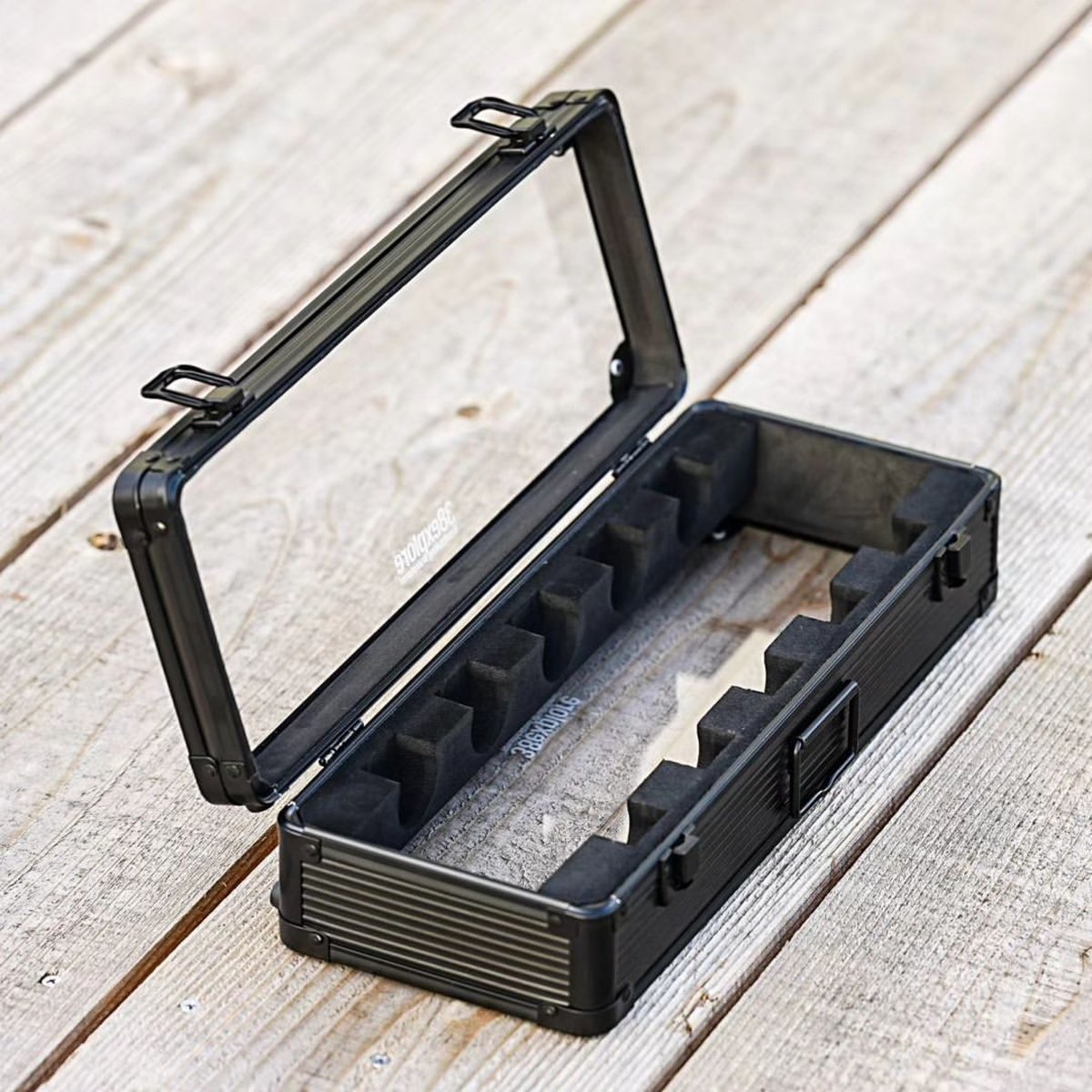 38kT HAUS | TENt o TEN