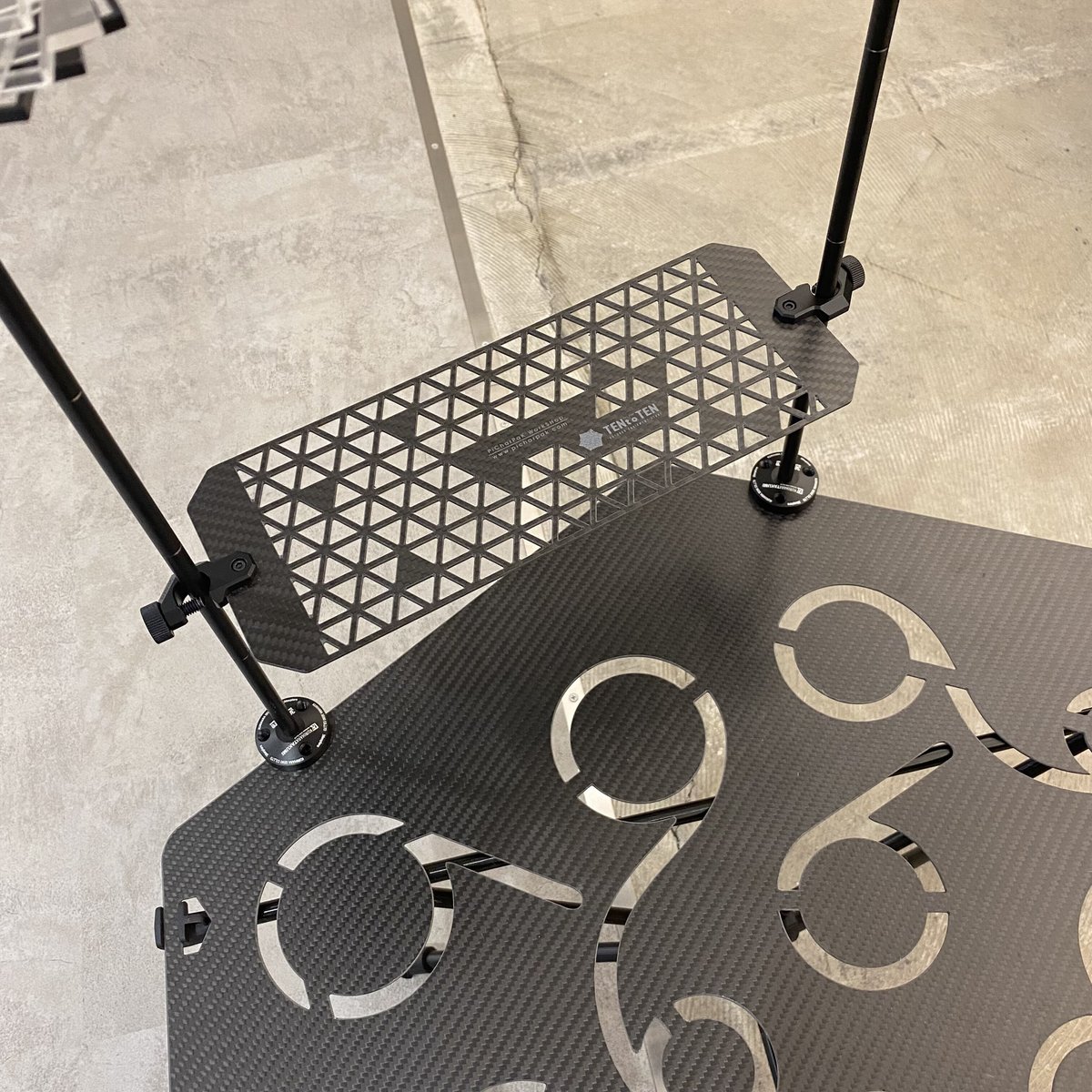 TENt o TEN CF Plate ラウンド 丸型 カーボン エッジスタンド