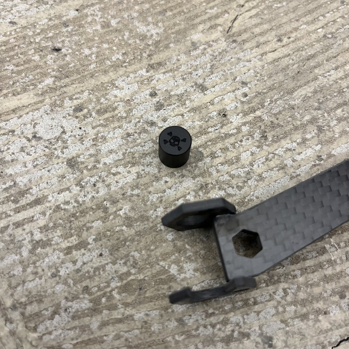 エッジスタンドハンガー CF Hanger カーボン エッジスタンドハンガー CF Hanger カーボン アルデバランの通販