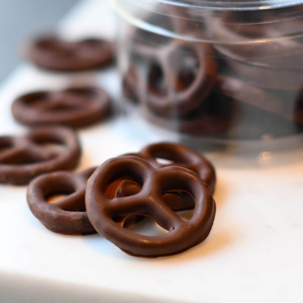 ダーク チョコレートプレッツェル | CHOCOLATERIE CAMEL