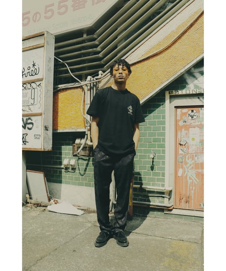 AUI NITE　Anagram tee　BLACK