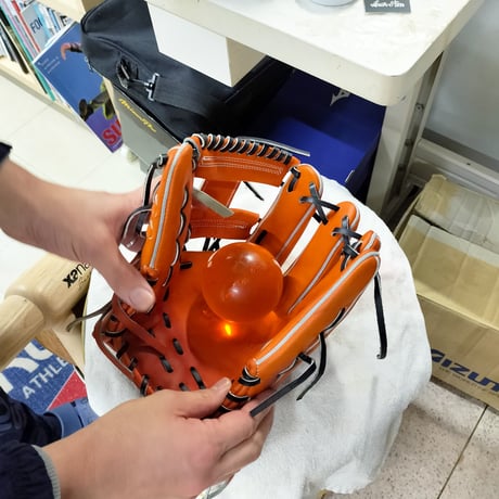 【グラブ型付け】 プロティオス（保湿保革）＆ボールタウン（保湿保革艶出し）加工