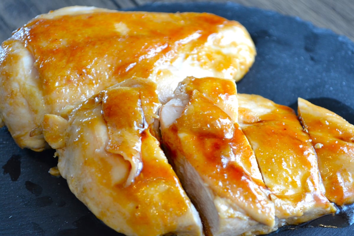 北海道岩見沢産”美流鶏”むね肉 2㎏ | 北海道ウイングファーム