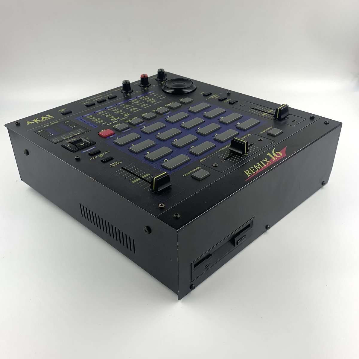 AKAI PROFESSIONAL (アカイ プロフェッショナル) / Remix16 | S AKAI PROFESSIONAL (アカイ プロフェッショナル) / Remix16 | S