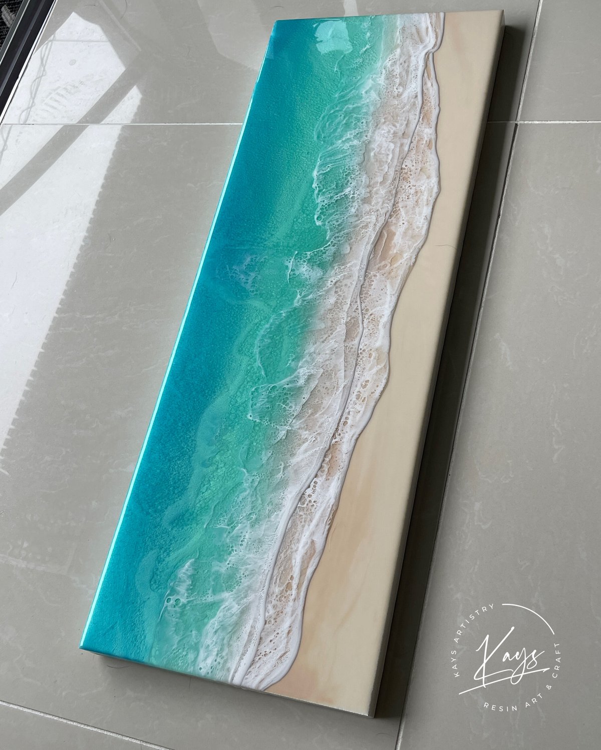 エメラルドグリーンの海  レジンアート ブルーとエメラルドグリーンの海 触れたくなるアート いつまでも