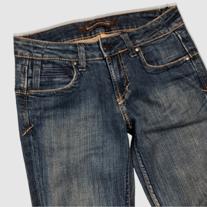 ヤヌーク-Yanuk-スリムフレアデニムパンツ | MoDeNeW