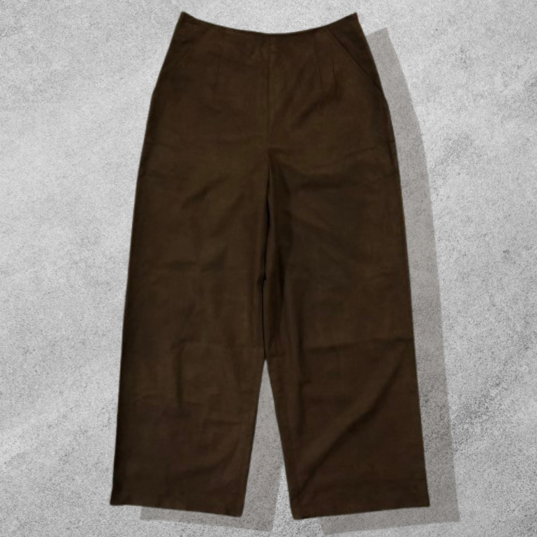 メノウです。foxey フォクシー　スエード　パンツ フォクシー-FOXEY-ワイドフェイクスウェードパンツ | MoDeNeW