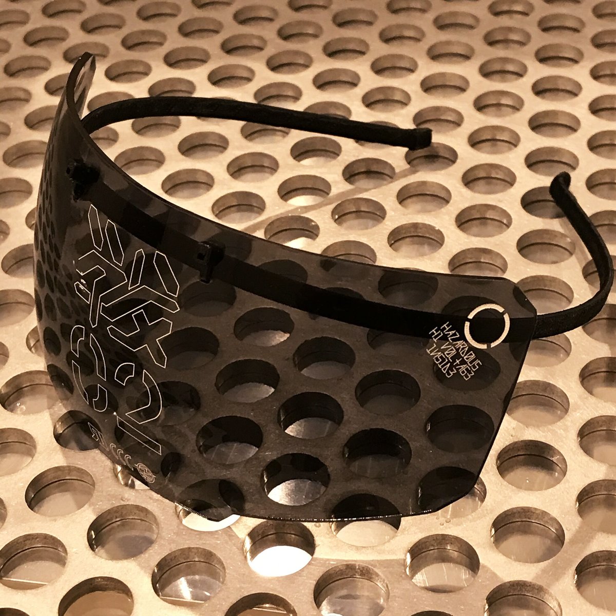 中央町戦術工芸　展開式センサユニット black
展開式センサユニット02 装甲バッグユニット type04小型 - 中央町戦術工芸 - BOOTH