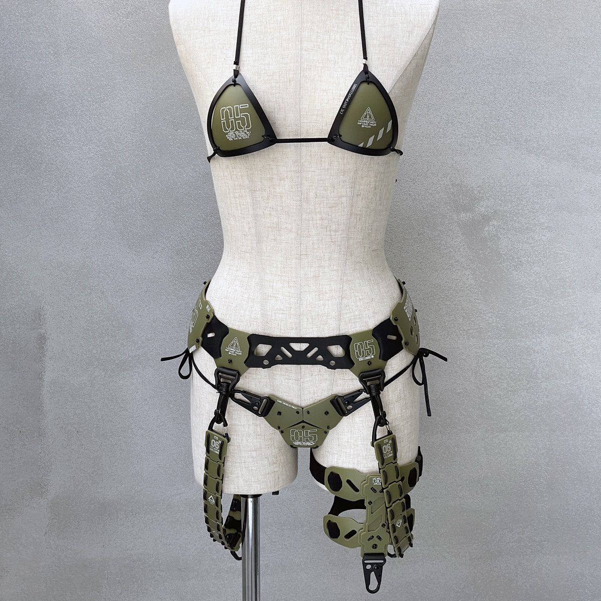 中央町戦術工芸 装甲ビキニユニット 白 装甲ビキニユニットtype05 フルセット - 中央町戦術工芸 - BOOTH