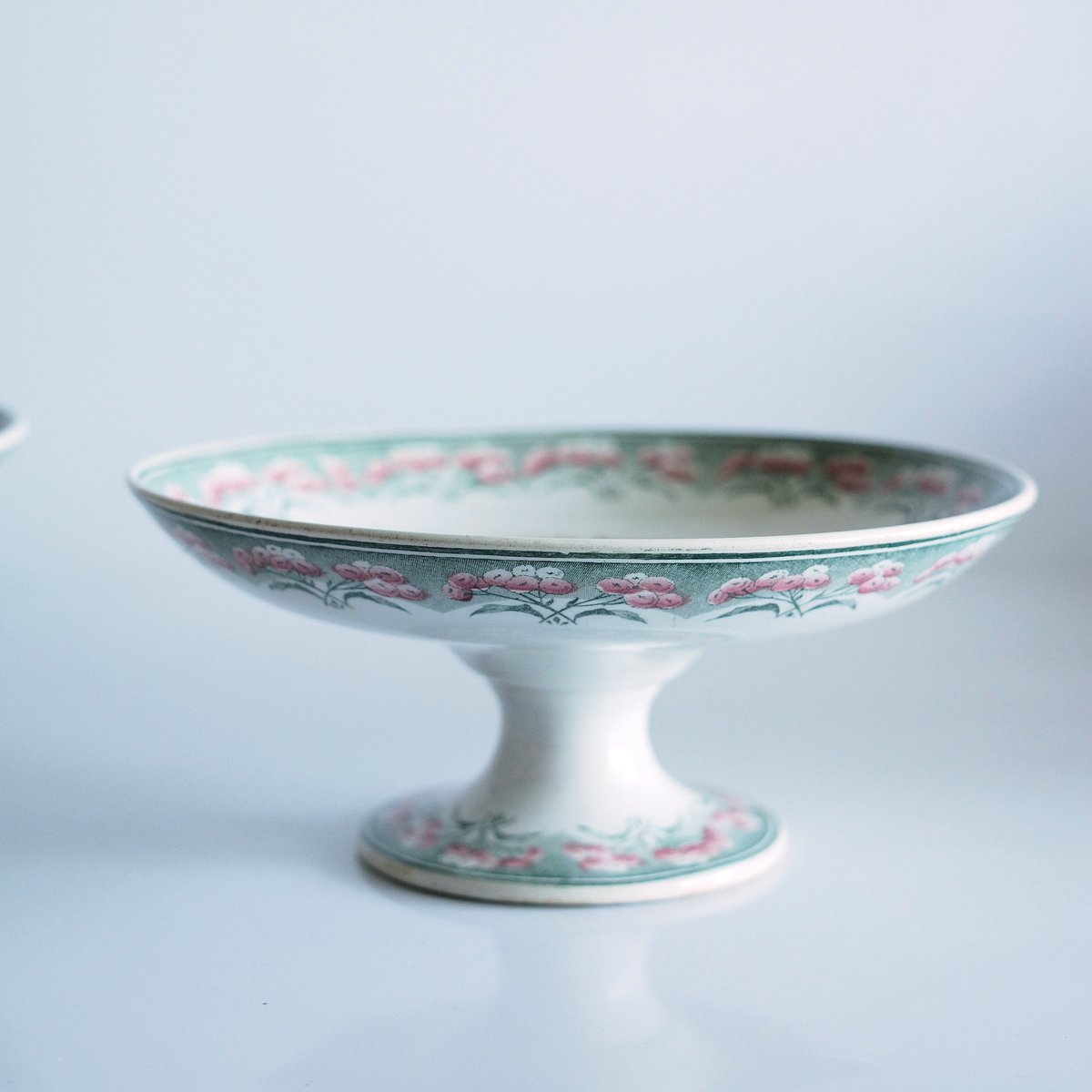 クレイユモントロー 綿毛が舞うコンポティエ A クレイユモントロー 綿毛が舞うコンポティエ B | chez Augustins