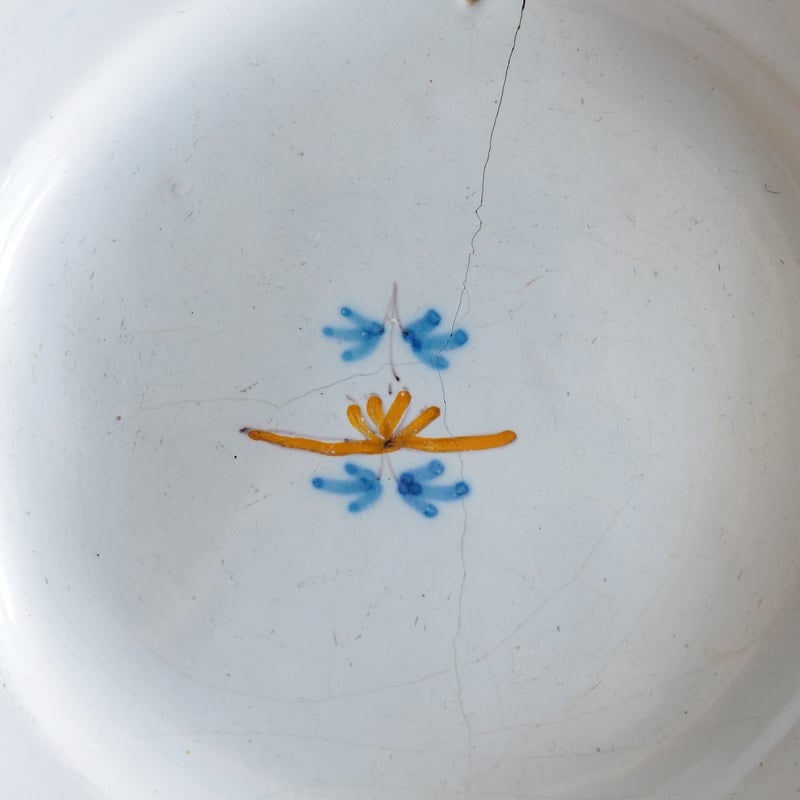 ムスティエ ヴァラージュ 小さなお花柄のお皿 φ22cm C ムスティエ ヴァラージュ 小さなお花柄のお皿 φ22cm C | chez