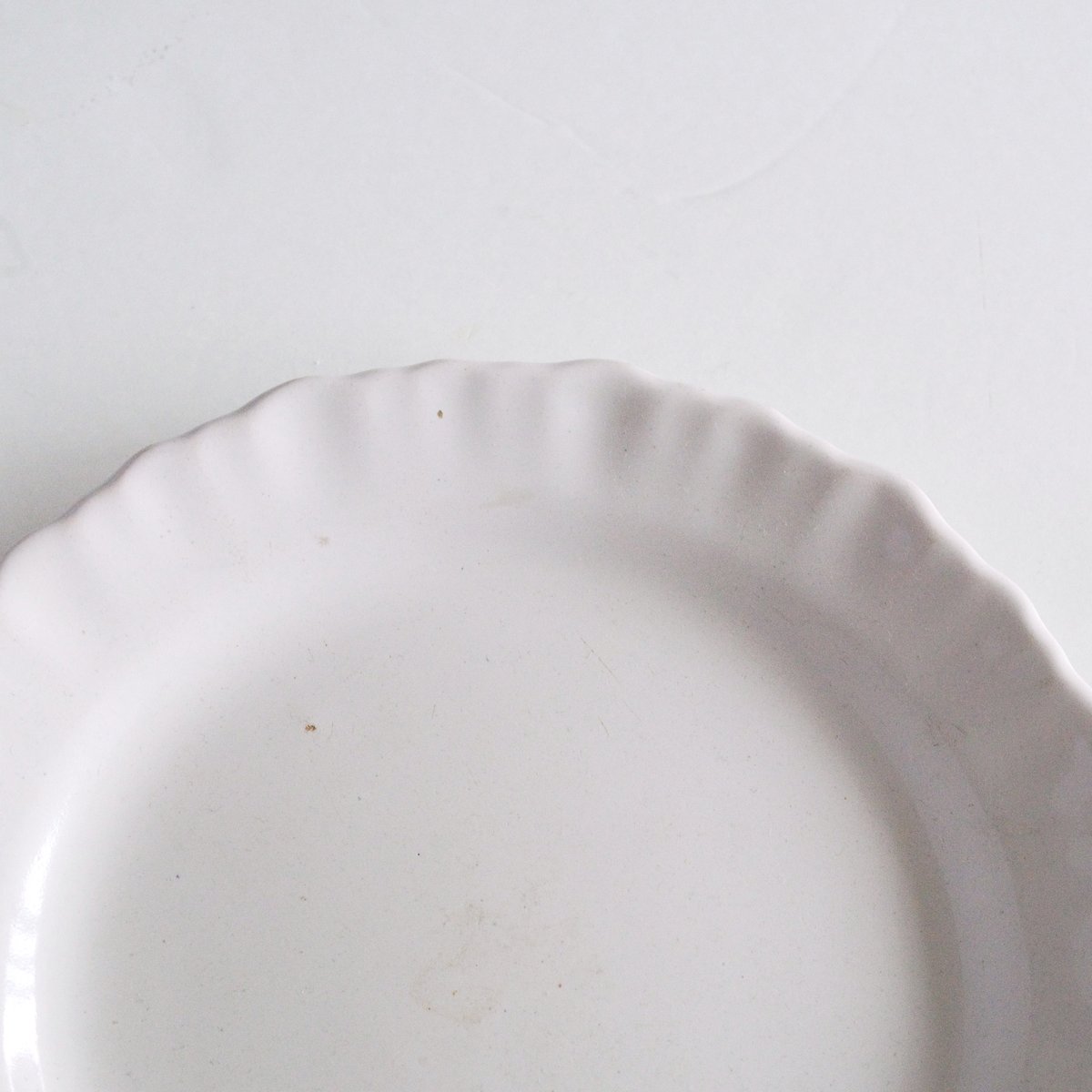 18世紀のムスティエ 小さめのお皿 *状態比較的良 18世紀のムスティエ 小さめのお皿 *状態比較的良 | chez Augustins