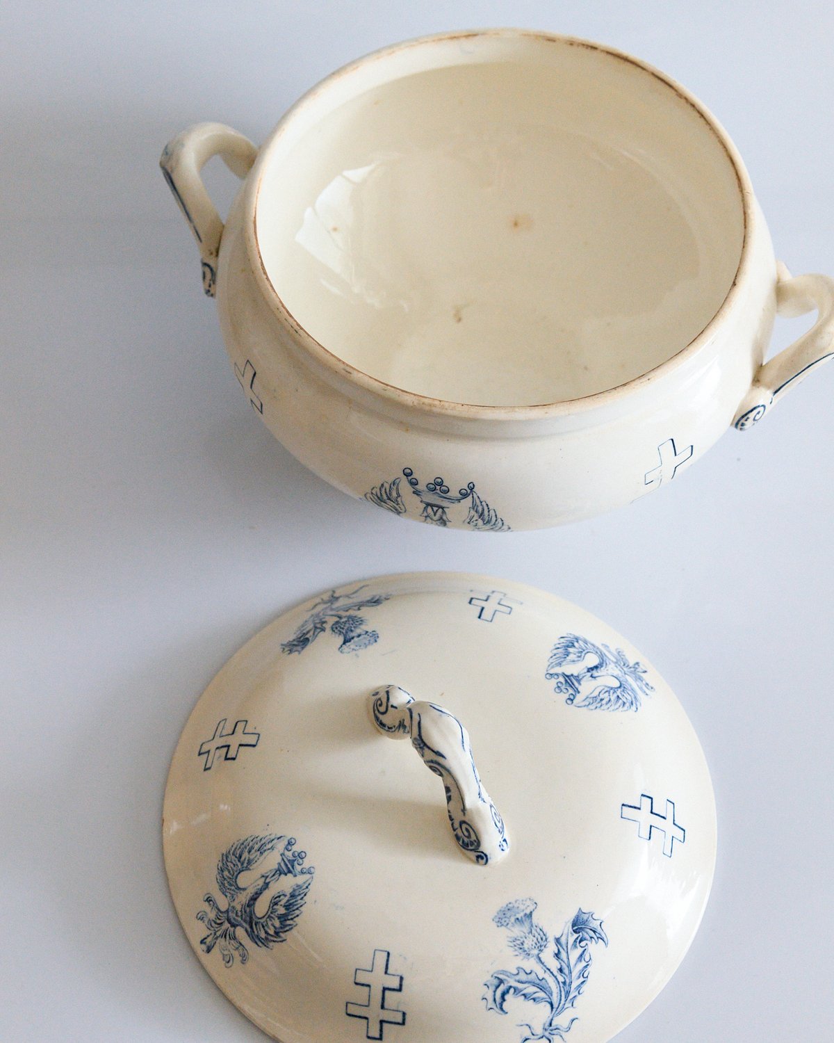 Luneville リュネヴィル ロレーヌ十字 アザミ 王冠鷲 スーピエール