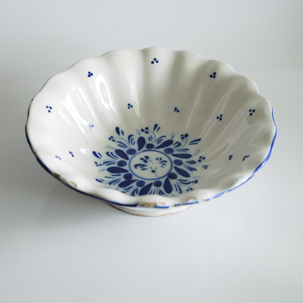 ムスティエ釉 小花柄のサラダボウル ムスティエ釉 小花柄のサラダボウル | chez Augustins