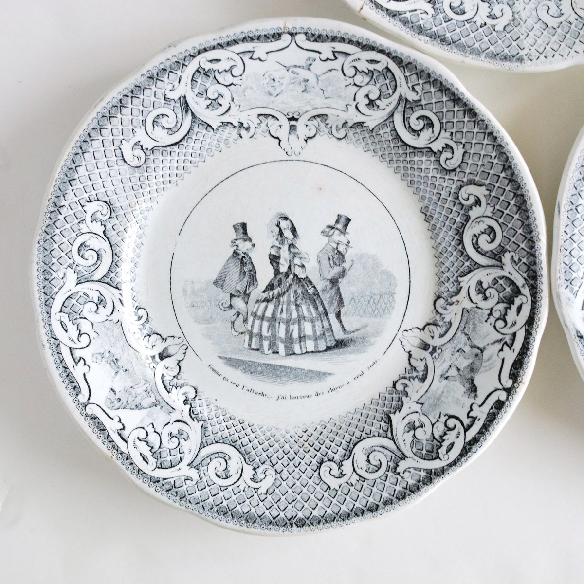 クレイユモントロー グリザイユ 絵皿3枚組 クレイユモントロー グリザイユ 絵皿3枚組 クレイユモントロー