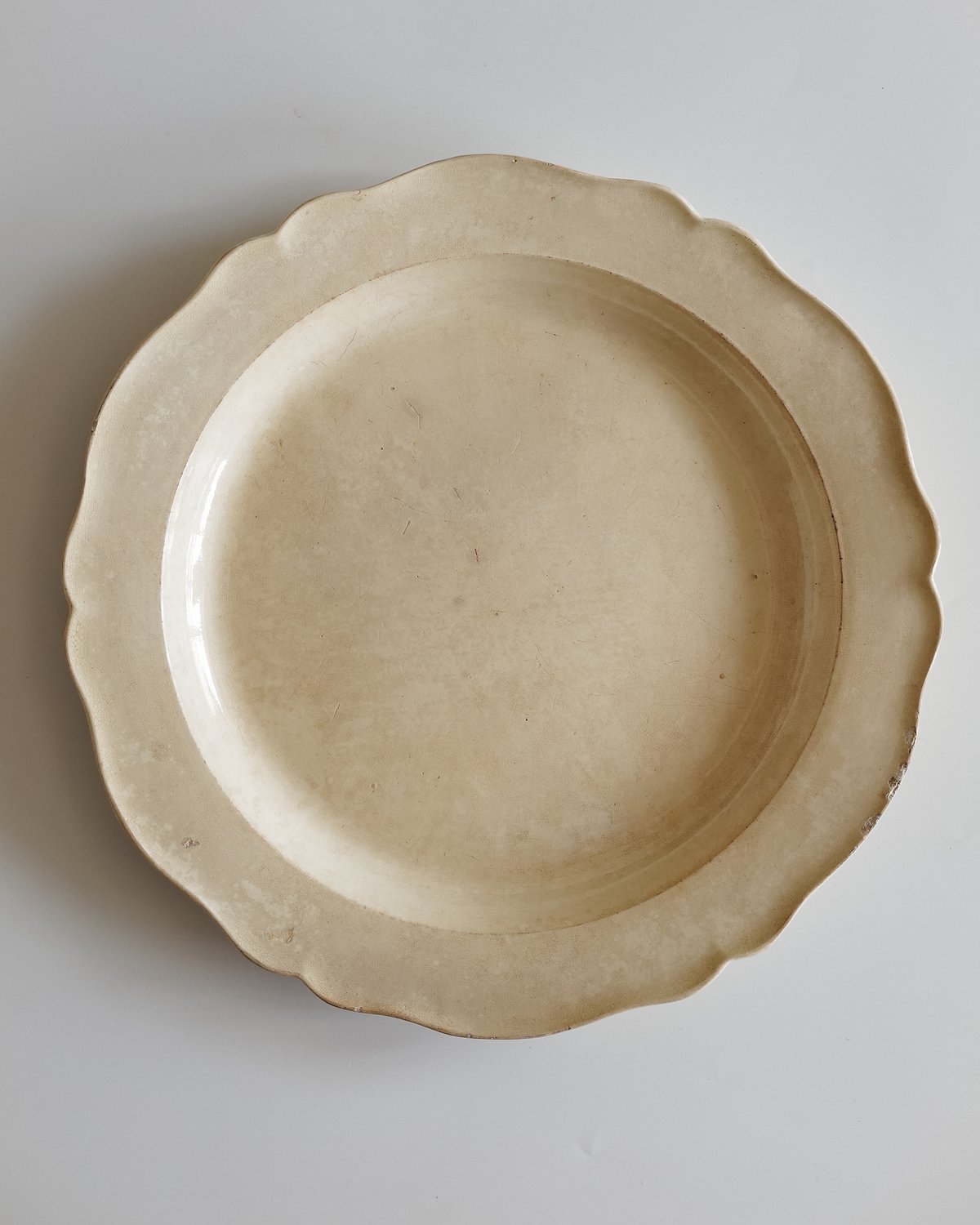 モントロー窯 1820年代 ファイアンスフィン 花リム大皿 モントロー窯 1820年代 ファイアンスフィン 花リム大皿