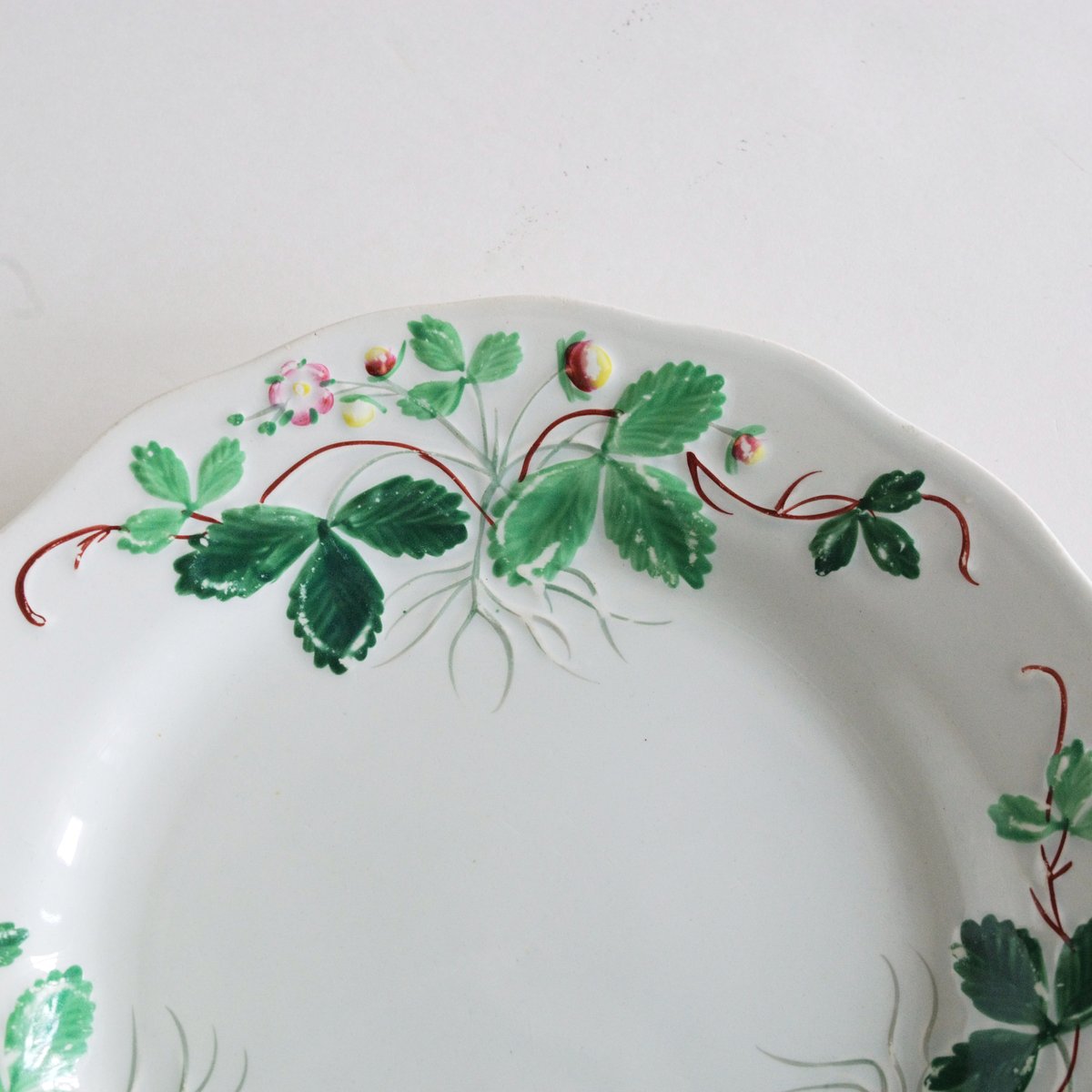 ジョルジュ・サンドのいちご皿 FRAISE クレイユモントロー F