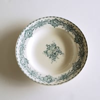 クレイユモントロー Creil et Montrereau 動物と小花柄深皿 B クレイユモントロー Creil et Montrereau 動物と小花柄 深皿 B | che