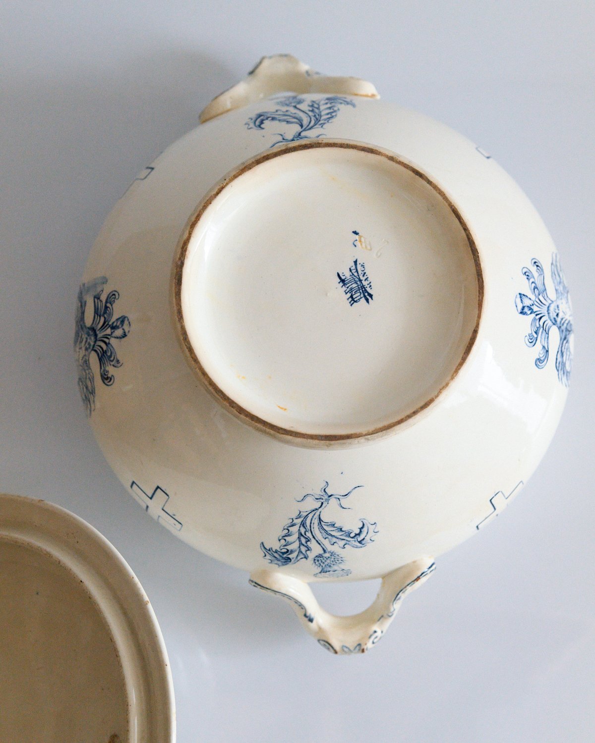 Luneville リュネヴィル ロレーヌ十字 アザミ 王冠鷲 珍しい深皿 E Luneville リュネヴィル ロレーヌ十字 アザミ 王冠鷲 珍しい深皿 E