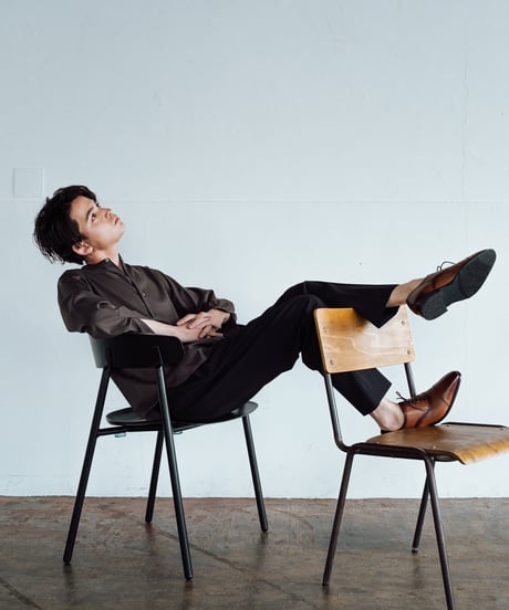【01 series】Drown In The Shadows   -Brown-