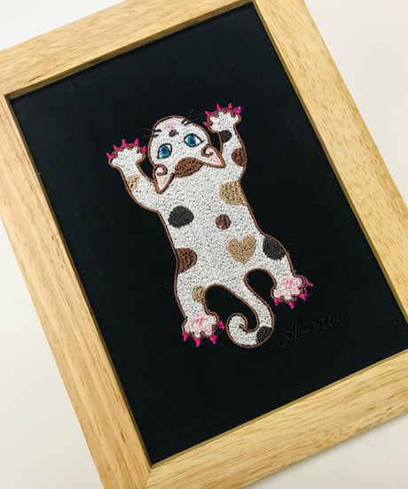 猫ちゃん刺繍画(2Lサイズ） No.６（三毛猫１）