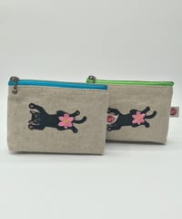 刺繍ポーチ（バンザイ黒猫 No.2）
